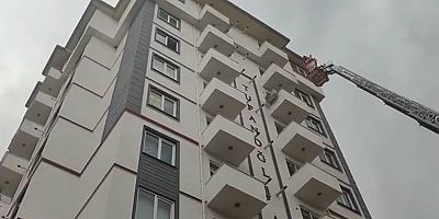 KAHRAMANMARAŞ’TA 10 KATLI BİNADA YANGIN