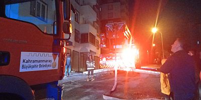 KAHRAMANMARAŞ’TA 14 KATLI BİNADA YANGIN PANİĞİ