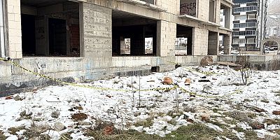 KAHRAMANMARAŞ’TA 18 YAŞINDAKİ GENÇ KIZ İNŞAATTAN ATLAYARAK HAYATINI KAYBETTİ