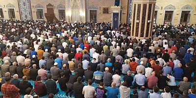 KAHRAMANMARAŞ'TA ABDULHAMİD HAN CAMİİ'NDE 30 BİN KİŞİYLE KADİR GECESİ İDRAK EDİLDİ