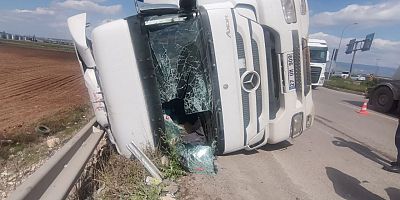 KAHRAMANMARAŞ’TA BETON MİKSERİ DEVRİLDİ