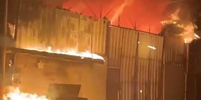 KAHRAMANMARAŞ’TA DEPO YANGINI