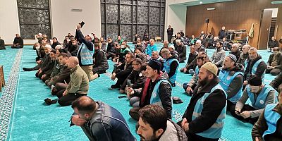 -KAHRAMANMARAŞ’TA DEPREM ŞEHİTLERİ ADINA MEVLİDİ ŞERİF OKUNDU