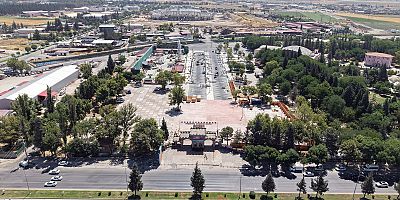 KAHRAMANMARAŞ’TA FUAR HEYECANI BAŞLADI: KAFUM ZİYARETÇİLERİNE HAZIRLANIYOR