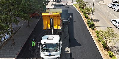 KAHRAMANMARAŞ’TA GENÇ OSMAN CADDESİ’NDE ASFALT YENİLEME ÇALIŞMASI BAŞLADI