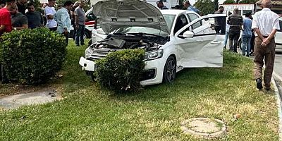 KAHRAMANMARAŞ’TA HAFİF TİCARİ ARAÇ İLE OTOMOBİL ÇARPIŞTI: 1 AĞIR 4 YARALI