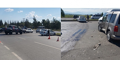 Kahramanmaraş’ta hafif ticari araç ile otomobilin çarpışması sonucu yaşanan trafik kazasında 3 kişi yaralandı.
