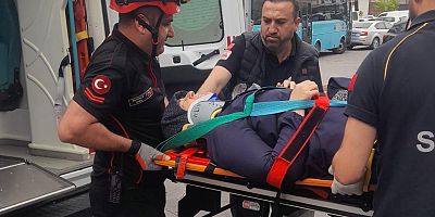 KAHRAMANMARAŞ’TA HALK OTOBÜSÜ İLE OTOMOBİL ÇARPIŞTI: 3 YARALI