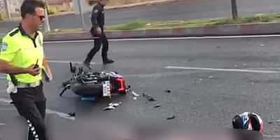 KAHRAMANMARAŞ’TA HALK OTOBÜSÜYLE ÇARPIŞAN MOTOKURYE HAYATINI KAYBETTİ 
