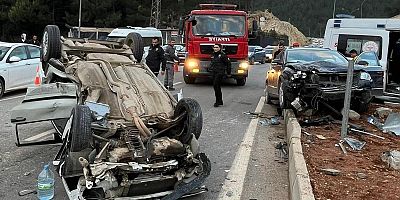 KAHRAMANMARAŞ’TA İKİ OTOMOBİL ÇARPIŞTI: 1 YARALI