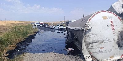 KAHRAMANMARAŞ'TA İKİ TIR ÇARPIŞTI: 2 YARALI