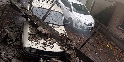 KAHRAMANMARAŞ’TA İSTİNAT DUVARI YIKILDI