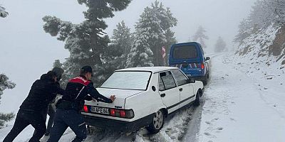 KAHRAMANMARAŞ’TA JANDARMADAN KAÇAMADILAR 