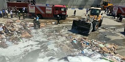 KAHRAMANMARAŞ’TA KAĞIT TOPLAMA MERKEZİNDE YANGIN