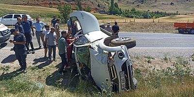 KAHRAMANMARAŞ’TA KAMYONET TAKLA ATTI: 2 YARALI 