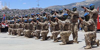 KAHRAMANMARAŞ’TA KOMANDOLAR HAYRAN BIRAKTI