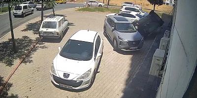 KAHRAMANMARAŞ’TA KONTROLDEN ÇIKAN OTOMOBİL PARK HALİNDEKİ ARAÇLARA ÇARPTI