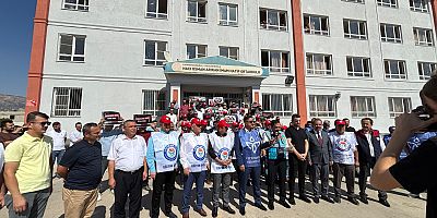 KAHRAMANMARAŞ'TA ÖĞRETMENE YAPILAN SALDIRIYA TEPKİ: EĞİTİM CAMİASI AYAKTA!