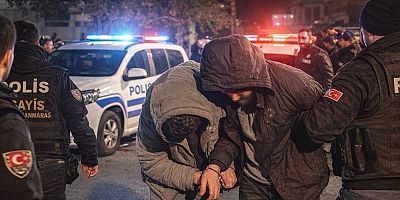 KAHRAMANMARAŞ'TA OTO HIRSIZLIK ŞÜPHELİSİ 2 KİŞİ YAKALANDI 