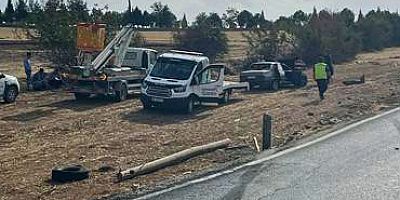 KAHRAMANMARAŞ’TA OTOMOBİL ELEKTRİK DİREĞİNE ÇARPTI: 1 YARALI 