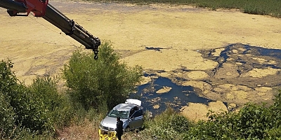 KAHRAMANMARAŞ’TA OTOMOBİL GÖL’E DÜŞTÜ