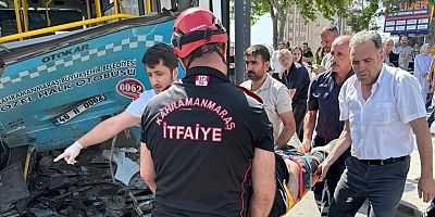 -KAHRAMANMARAŞ’TA OTOMOBİL HALK OTOBÜSÜNE ARKADAN ÇARPTI: 1 ÖLÜ 8 YARALI