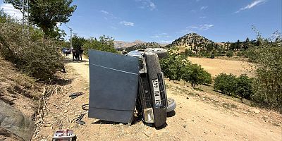 KAHRAMANMARAŞ'TA OTOMOBİL KONTROLDEN ÇIKTI: 3 YARALI 