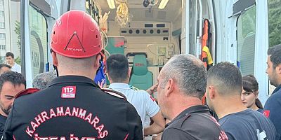 KAHRAMANMARAŞ’TA OTOMOBİL KÖPRÜDEN ÇAYA DÜŞTÜ: 2 ÖLÜ