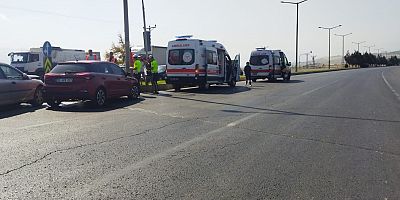 Kahramanmaraş’ta sürücüsü kontrolünü kaybettiği otomobiliyle orta refüje çarpması sonucu maddi hasarlı trafik kazası meydana geldi.
