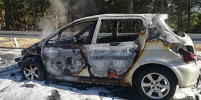 KAHRAMANMARAŞ’TA OTOMOBİL SEYİR HALİNDE ALEV ALDI