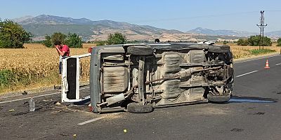KAHRAMANMARAŞ’TA OTOMOBİL TAKLA ATTI: 2 YARALI