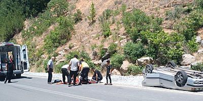 -KAHRAMANMARAŞ’TA OTOMOBİL TAKLA ATTI: 2 YARALI