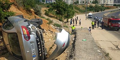 KAHRAMANMARAŞ’TA OTOMOBİL TAKLA ATTI: 5 YARALI