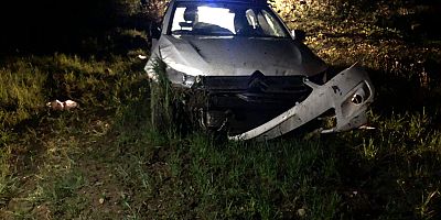 KAHRAMANMARAŞ’TA OTOMOBİL TOPRAK ZEMİNE UÇTU: 4 YARALI