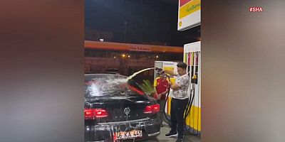 KAHRAMANMARAŞ’TA OTOMOBİLİNİ BENZİNLE YIKADI
