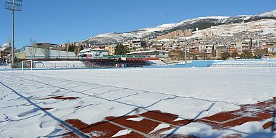 KAHRAMANMARAŞ’TA SAHALAR BUZ KESTİ