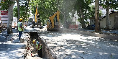 KAHRAMANMARAŞ’TA ŞEHİR MERKEZİNİN YENİ ŞEBEKE HATLARININ İMALATI SÜRÜYOR