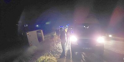 KAHRAMANMARAŞ'TA SERVİS MİNİBÜSÜ YAN YATTI: 9 YARALI