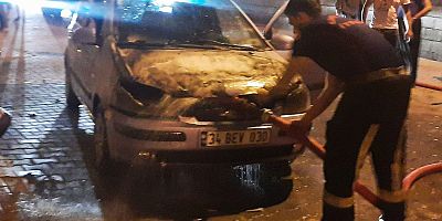 KAHRAMANMARAŞ’TA SEYİR HALİNDEKİ OTOMOBİL ALEV ALDI