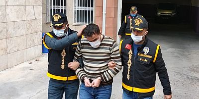KAHRAMANMARAŞ’TA SUÇ MAKİNESİ YAKALANDI

 Kahramanmaraş’ta çeşitli suçlardan 25 yıl hapis cezasıyla aranan bir kişi asayiş ekiplerince yakalandı.