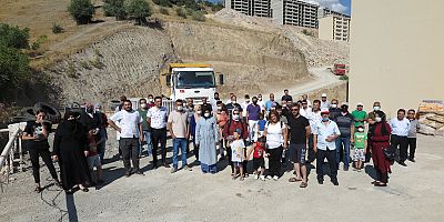 KAHRAMANMARAŞ’TA TAMAMLANMAYAN KOOPERATİF ÜYELERİ İSYAN ETTİ