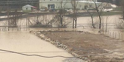 KAHRAMANMARAŞ’TA TARIM ARAZİLERİ VE EVLER SULAR ALTINDA KALDI