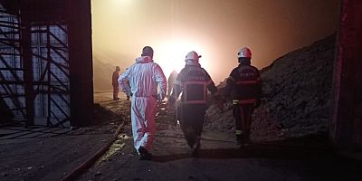 Kahramanmaraş’ın Dulkadiroğlu ilçesinde bir tekstil fabrikasında çıkan yangın maddi hasara neden oldu.