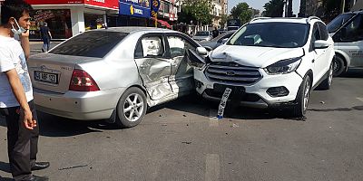 KAHRAMANMARAŞ’TA TRAFİK KAZASI: 5 YARALI