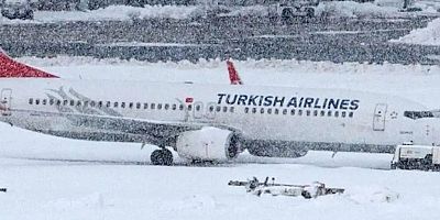 Kahramanmaraş’ta yoğun kar yağışı nedeniyle uçak seferleri iptal edildi.
