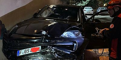 KAHRAMANMARAŞ’TA VİTESLERİ KARIŞTIRDI 3 METRE YÜKSEKLİKTEN AŞAĞI DÜŞTÜ