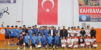 KAHRAMANMARAŞ’TA VOLEYBOL’DA EN İYİ OKUL TAKIMLARI BELLİ OLDU