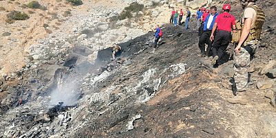 KAHRAMANMARAŞ’TA YANGINA MÜDAHALE SIRASINDA DÜŞEN UÇAK ENKAZINDA İNCELEME BAŞLATILDI