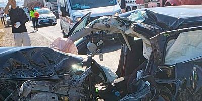 KAHRAMANMARAŞ’TA YOLCU OTOBÜSÜ İLE OTOMOBİL ÇARPIŞTI: 2’Sİ AĞIR 4 YARALI