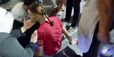 KAHRAMANMARAŞ'TA YOLDA YÜRÜRKEN ARKADAŞINI BIÇAKLADI